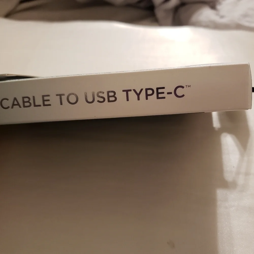 NWB iHome Green Durastrain Lightning 6ft Charging Cable to USB Type C